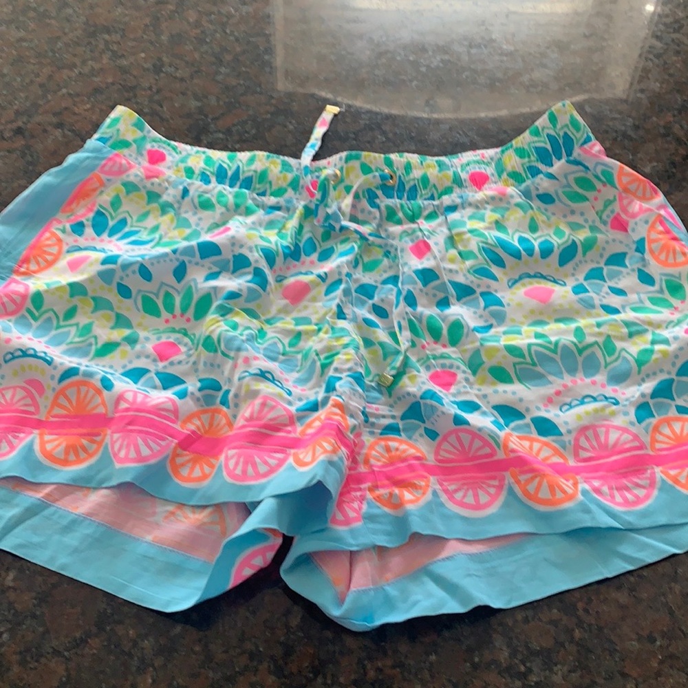 NWOT Lilly shorts